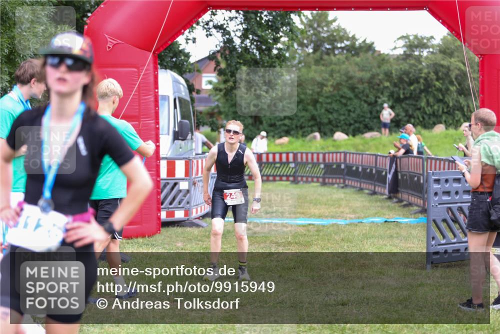 21.06.2026 - 29. Vierlanden-Triathlon Andreas Tolksdorf http://msf.ph/oto/9915949 21.06.2026 14:09:27 Ziel 243 meine-sportfotos.de