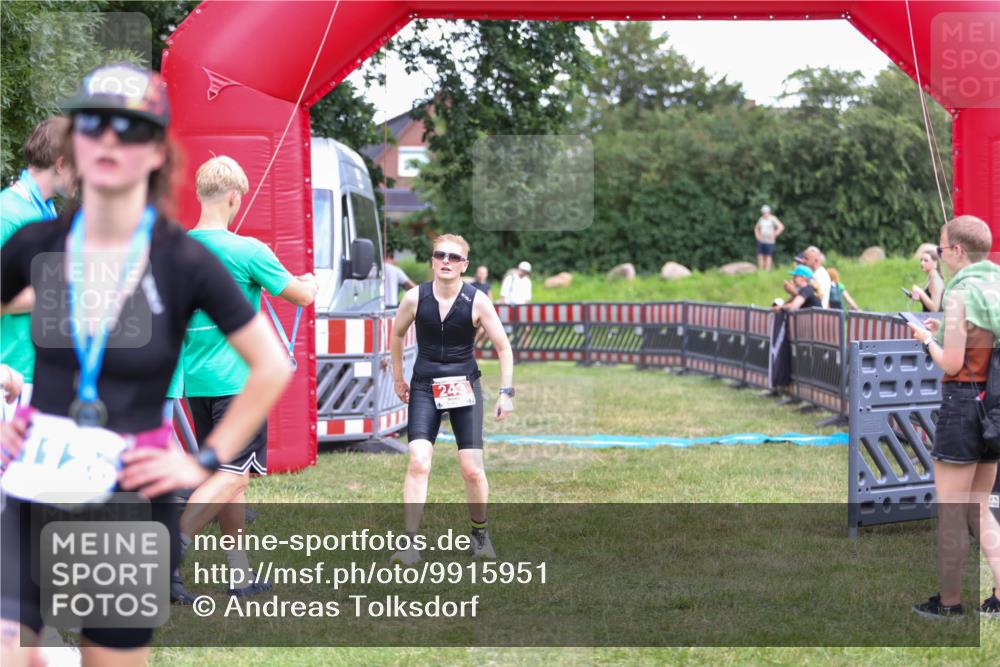 21.06.2026 - 29. Vierlanden-Triathlon Andreas Tolksdorf http://msf.ph/oto/9915951 21.06.2026 14:09:27 Ziel 243 meine-sportfotos.de