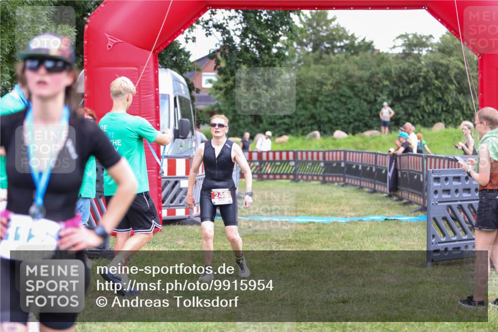 21.06.2026 - 29. Vierlanden-Triathlon Andreas Tolksdorf http://msf.ph/oto/9915954 21.06.2026 14:09:27 Ziel 243 meine-sportfotos.de