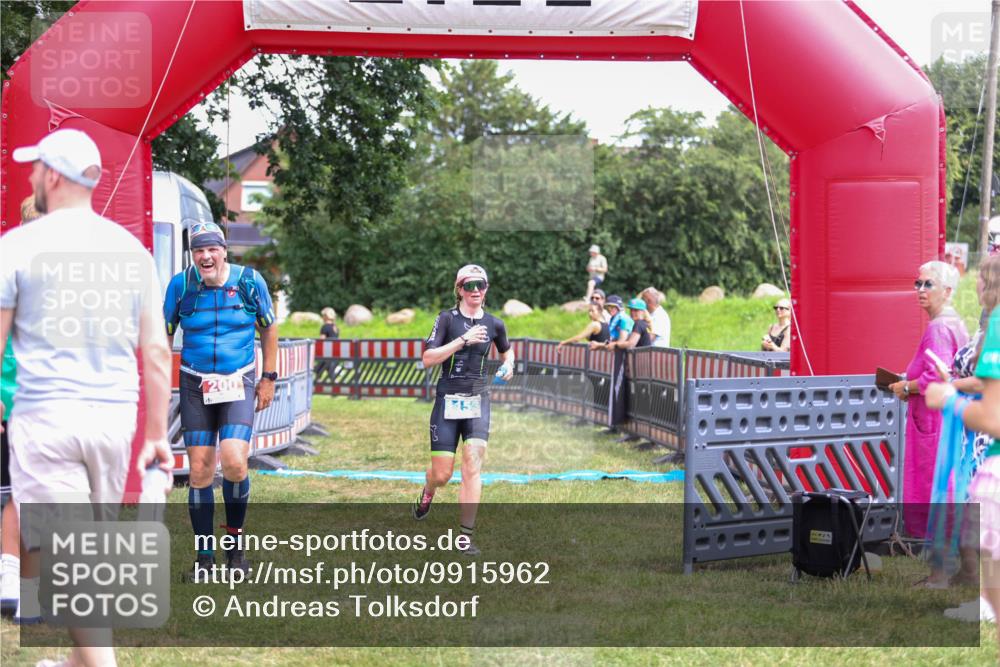 21.06.2026 - 29. Vierlanden-Triathlon Andreas Tolksdorf http://msf.ph/oto/9915962 21.06.2026 14:11:30 Ziel 200, 1153 meine-sportfotos.de