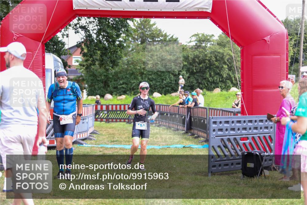 21.06.2026 - 29. Vierlanden-Triathlon Andreas Tolksdorf http://msf.ph/oto/9915963 21.06.2026 14:11:30 Ziel 200, 1153 meine-sportfotos.de