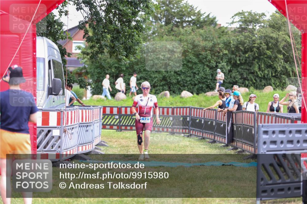 21.06.2026 - 29. Vierlanden-Triathlon Andreas Tolksdorf http://msf.ph/oto/9915980 21.06.2026 14:11:53 Ziel 1116, 1121 meine-sportfotos.de