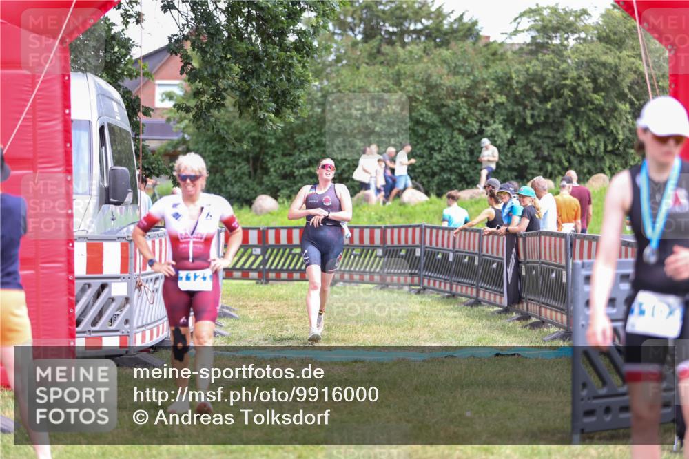 21.06.2026 - 29. Vierlanden-Triathlon Andreas Tolksdorf http://msf.ph/oto/9916000 21.06.2026 14:11:59 Ziel 48, 1116, 1121 meine-sportfotos.de