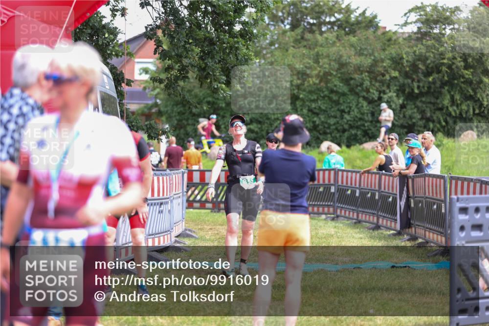 21.06.2026 - 29. Vierlanden-Triathlon Andreas Tolksdorf http://msf.ph/oto/9916019 21.06.2026 14:12:11 Ziel 48, 1083 meine-sportfotos.de