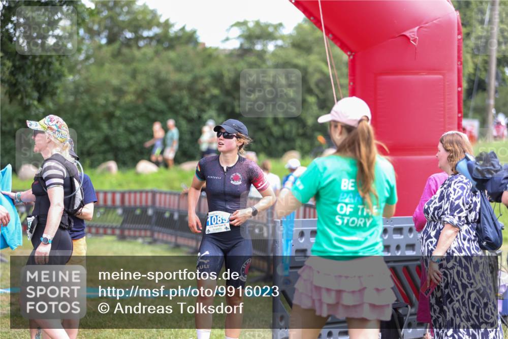 21.06.2026 - 29. Vierlanden-Triathlon Andreas Tolksdorf http://msf.ph/oto/9916023 21.06.2026 14:12:22 Ziel  meine-sportfotos.de