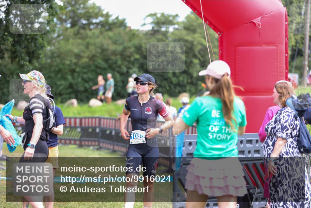 21.06.2026 - 29. Vierlanden-Triathlon Andreas Tolksdorf http://msf.ph/oto/9916024 21.06.2026 14:12:22 Ziel  meine-sportfotos.de