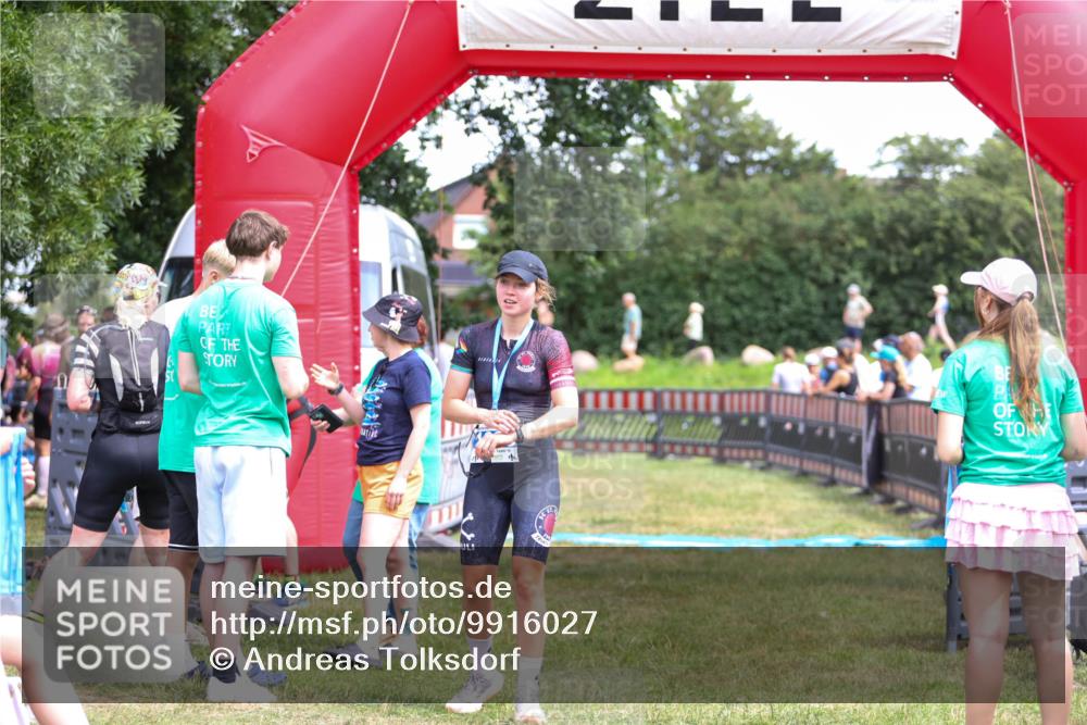 21.06.2026 - 29. Vierlanden-Triathlon Andreas Tolksdorf http://msf.ph/oto/9916027 21.06.2026 14:12:28 Ziel  meine-sportfotos.de