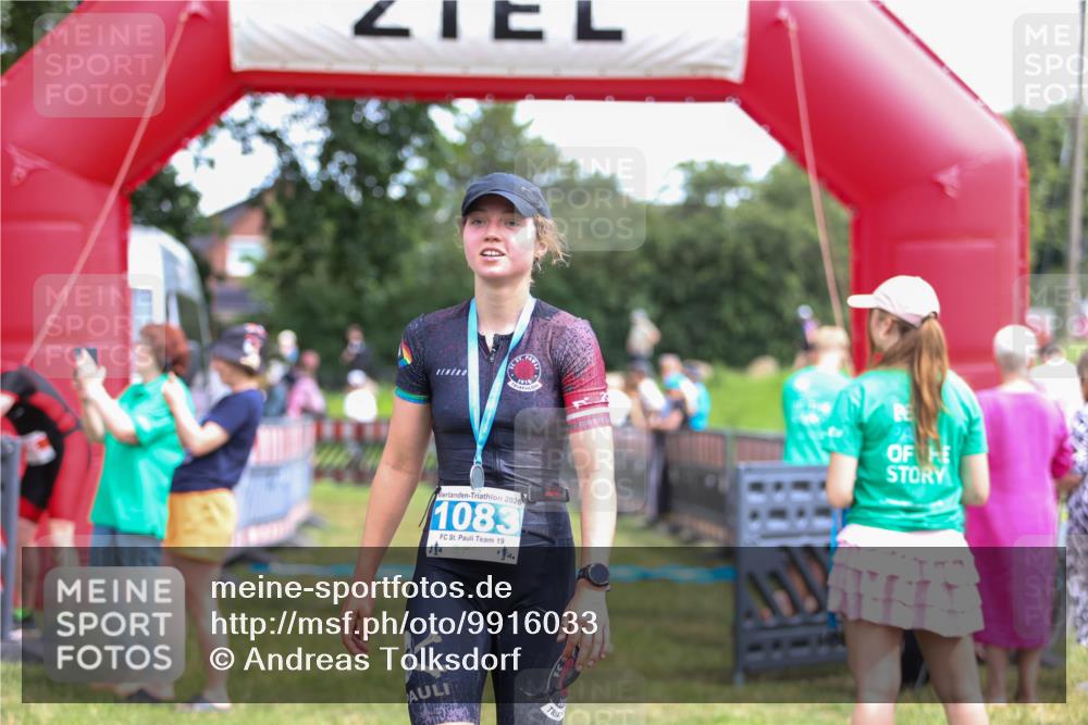 21.06.2026 - 29. Vierlanden-Triathlon Andreas Tolksdorf http://msf.ph/oto/9916033 21.06.2026 14:12:37 Ziel 1127 meine-sportfotos.de