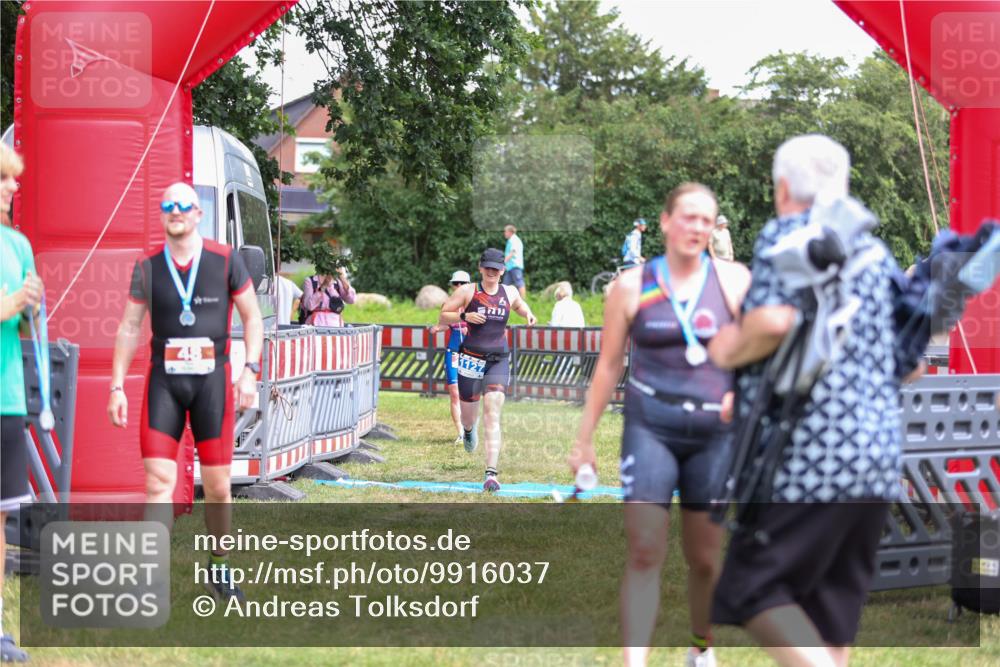 21.06.2026 - 29. Vierlanden-Triathlon Andreas Tolksdorf http://msf.ph/oto/9916037 21.06.2026 14:12:46 Ziel 233, 1127, 1134, 1146 meine-sportfotos.de
