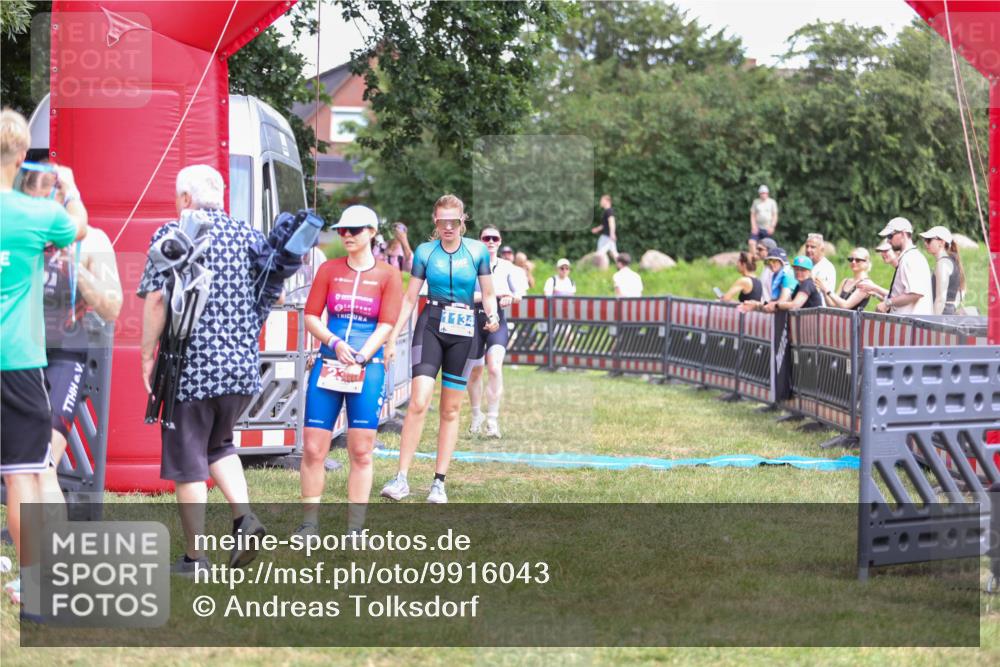 21.06.2026 - 29. Vierlanden-Triathlon Andreas Tolksdorf http://msf.ph/oto/9916043 21.06.2026 14:12:53 Ziel 233, 1134, 1146 meine-sportfotos.de