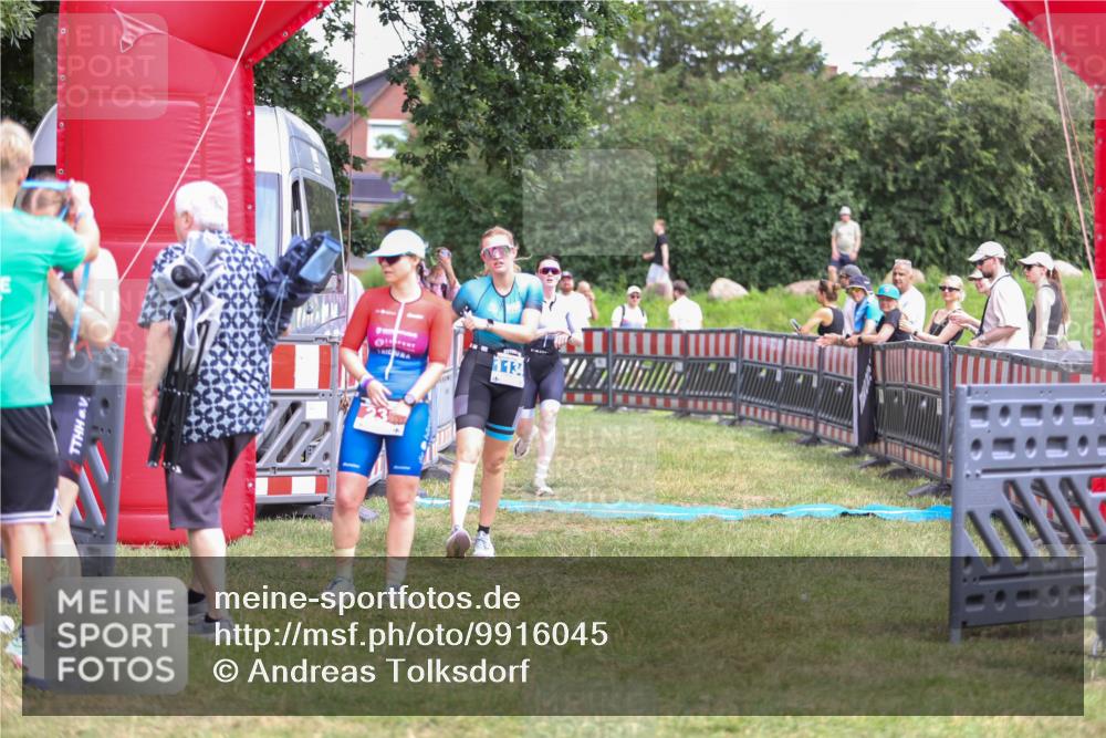 21.06.2026 - 29. Vierlanden-Triathlon Andreas Tolksdorf http://msf.ph/oto/9916045 21.06.2026 14:12:53 Ziel 233, 1134, 1146 meine-sportfotos.de