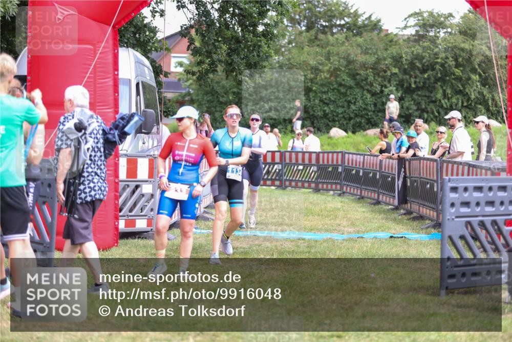 21.06.2026 - 29. Vierlanden-Triathlon Andreas Tolksdorf http://msf.ph/oto/9916048 21.06.2026 14:12:53 Ziel 233, 1134, 1146 meine-sportfotos.de
