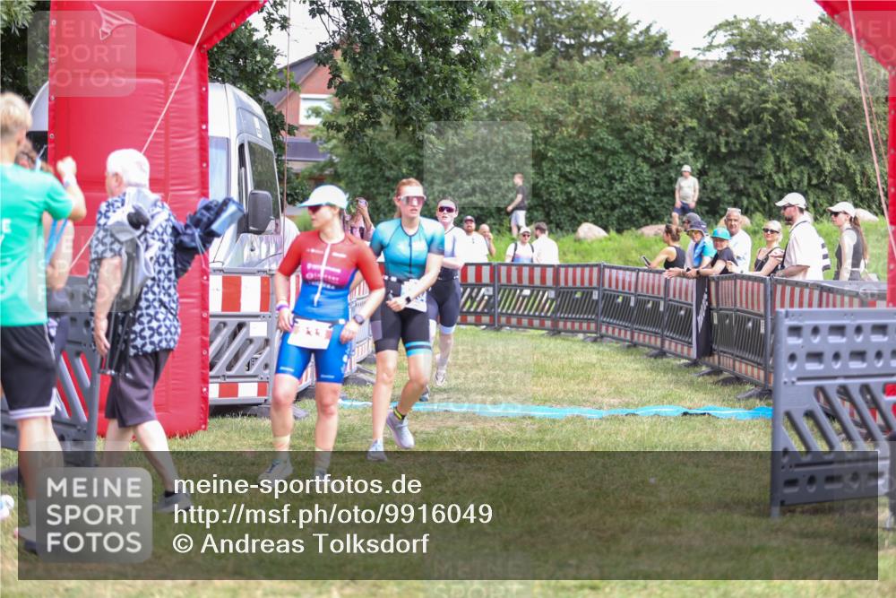 21.06.2026 - 29. Vierlanden-Triathlon Andreas Tolksdorf http://msf.ph/oto/9916049 21.06.2026 14:12:53 Ziel 233, 1134, 1146 meine-sportfotos.de