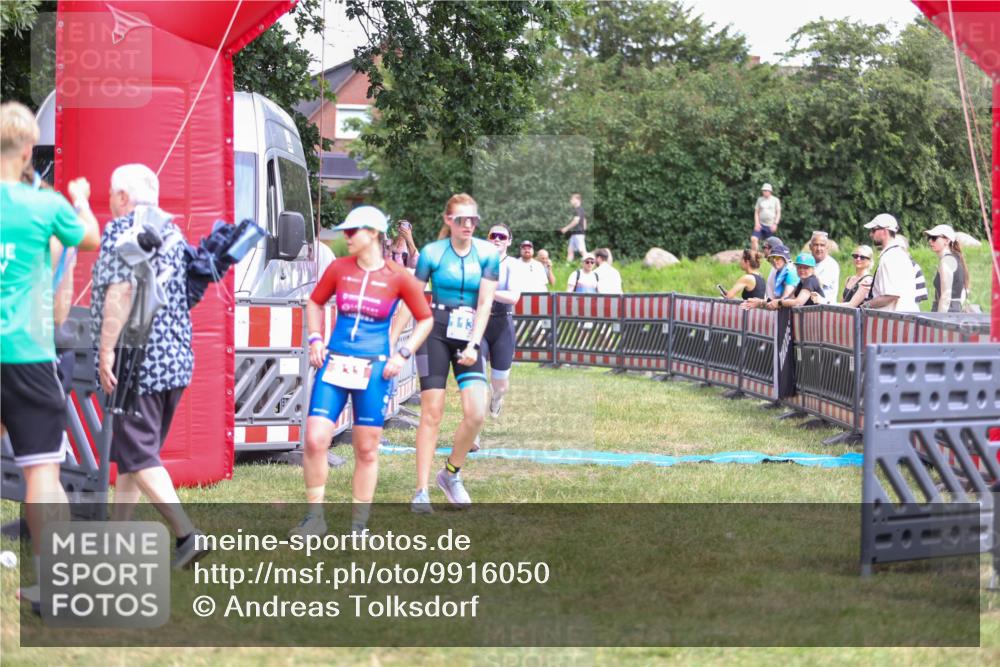 21.06.2026 - 29. Vierlanden-Triathlon Andreas Tolksdorf http://msf.ph/oto/9916050 21.06.2026 14:12:53 Ziel 233, 1134, 1146 meine-sportfotos.de