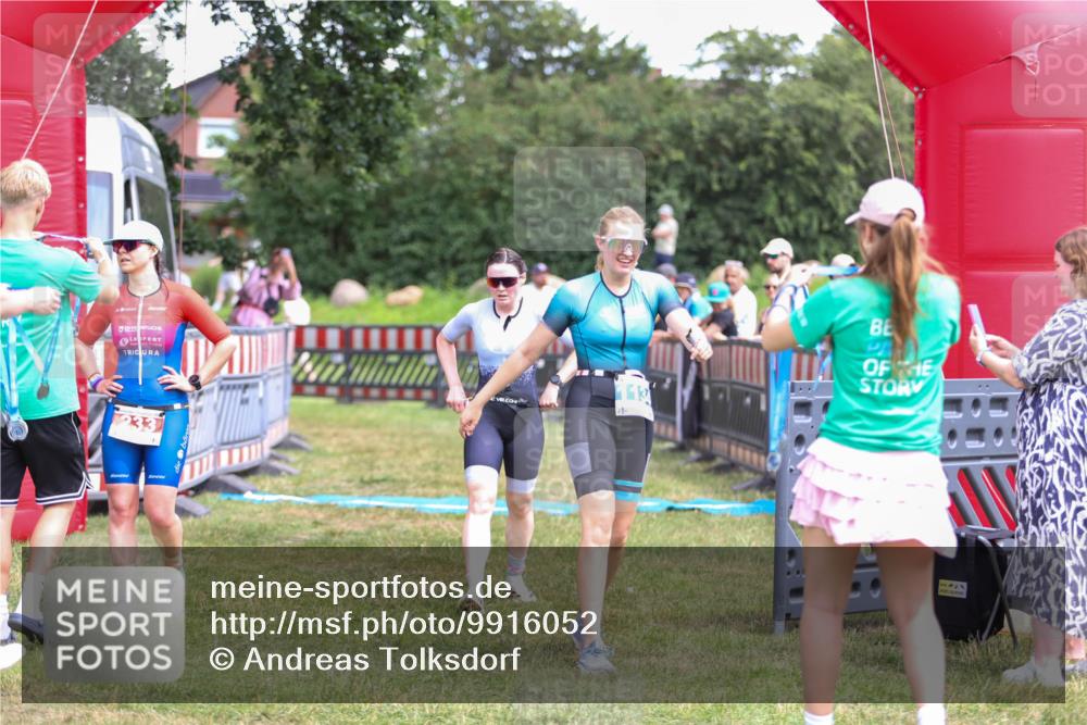 21.06.2026 - 29. Vierlanden-Triathlon Andreas Tolksdorf http://msf.ph/oto/9916052 21.06.2026 14:12:56 Ziel 1134, 1146 meine-sportfotos.de