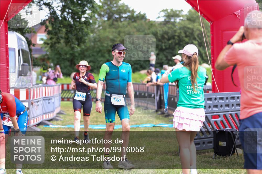 21.06.2026 - 29. Vierlanden-Triathlon Andreas Tolksdorf http://msf.ph/oto/9916058 21.06.2026 14:13:16 Ziel 1131 meine-sportfotos.de