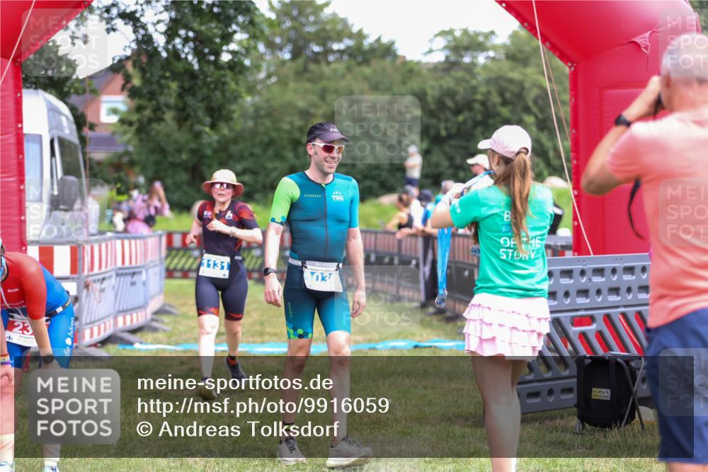 21.06.2026 - 29. Vierlanden-Triathlon Andreas Tolksdorf http://msf.ph/oto/9916059 21.06.2026 14:13:16 Ziel 1131 meine-sportfotos.de