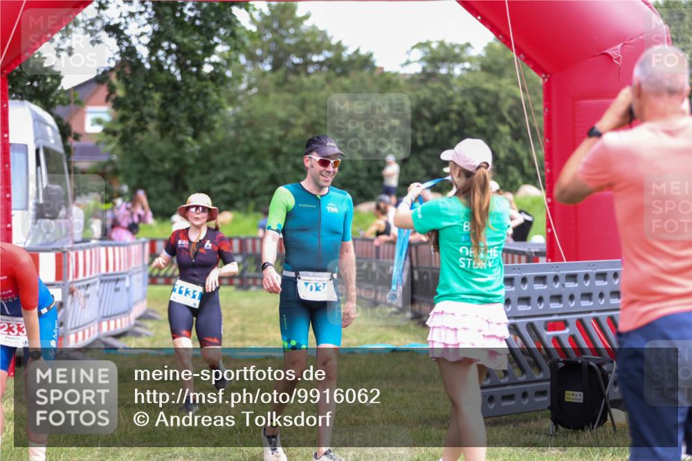21.06.2026 - 29. Vierlanden-Triathlon Andreas Tolksdorf http://msf.ph/oto/9916062 21.06.2026 14:13:16 Ziel 1131 meine-sportfotos.de