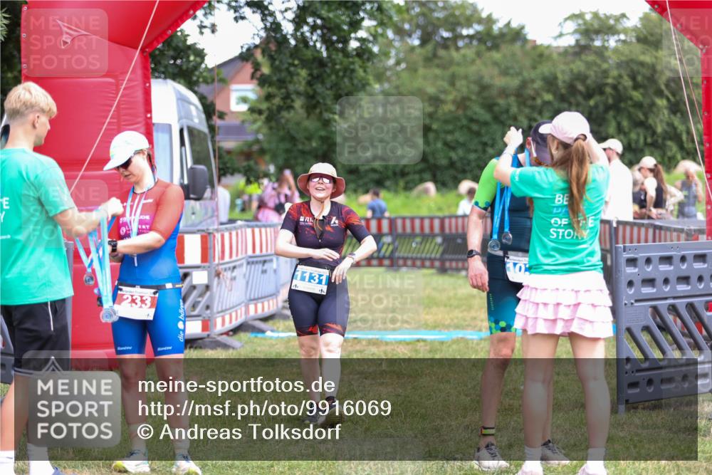 21.06.2026 - 29. Vierlanden-Triathlon Andreas Tolksdorf http://msf.ph/oto/9916069 21.06.2026 14:13:17 Ziel 1131 meine-sportfotos.de