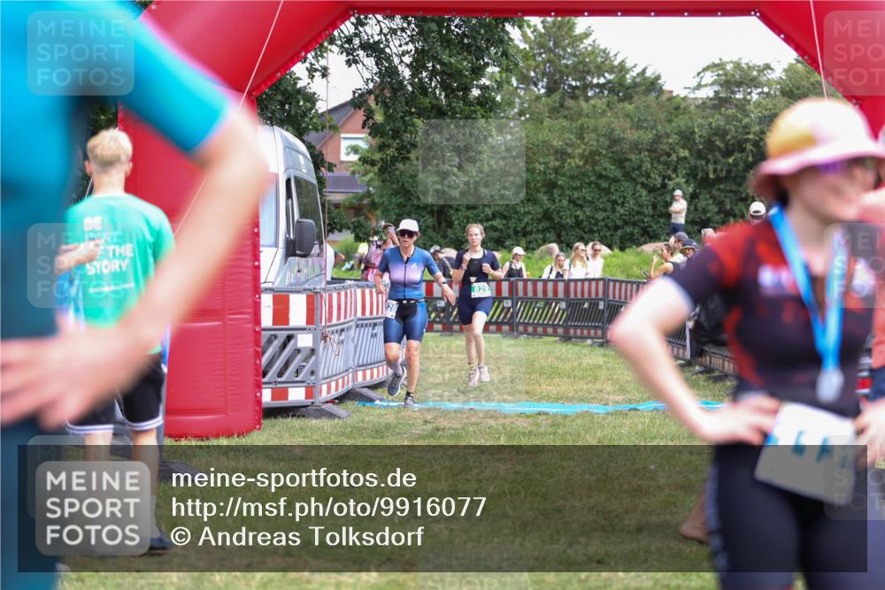 21.06.2026 - 29. Vierlanden-Triathlon Andreas Tolksdorf http://msf.ph/oto/9916077 21.06.2026 14:13:30 Ziel 771, 829, 1128 meine-sportfotos.de
