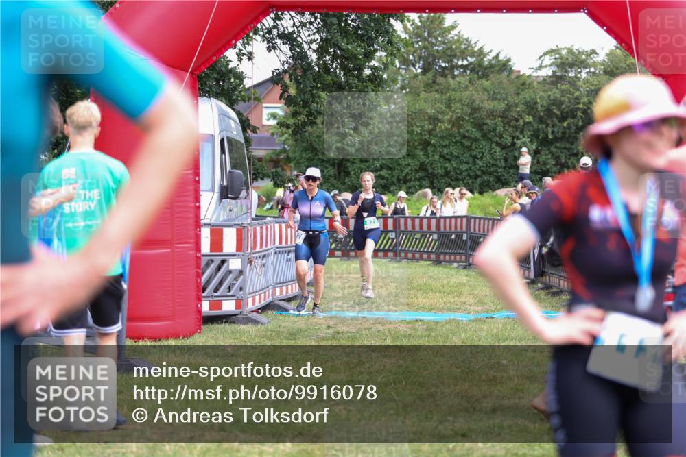 21.06.2026 - 29. Vierlanden-Triathlon Andreas Tolksdorf http://msf.ph/oto/9916078 21.06.2026 14:13:30 Ziel 771, 829, 1128 meine-sportfotos.de