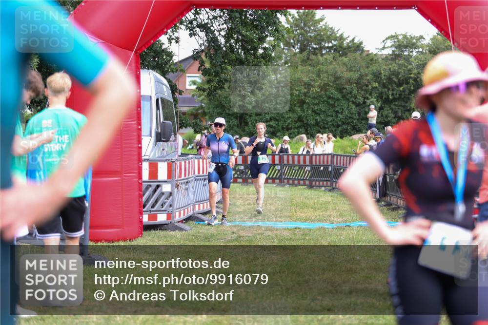 21.06.2026 - 29. Vierlanden-Triathlon Andreas Tolksdorf http://msf.ph/oto/9916079 21.06.2026 14:13:30 Ziel 771, 829, 1128 meine-sportfotos.de