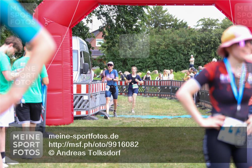 21.06.2026 - 29. Vierlanden-Triathlon Andreas Tolksdorf http://msf.ph/oto/9916082 21.06.2026 14:13:30 Ziel 771, 829, 1128 meine-sportfotos.de