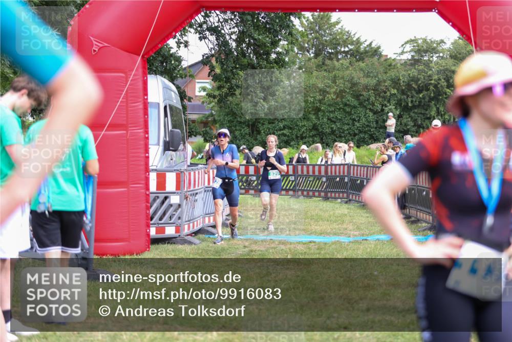 21.06.2026 - 29. Vierlanden-Triathlon Andreas Tolksdorf http://msf.ph/oto/9916083 21.06.2026 14:13:30 Ziel 771, 829, 1128 meine-sportfotos.de