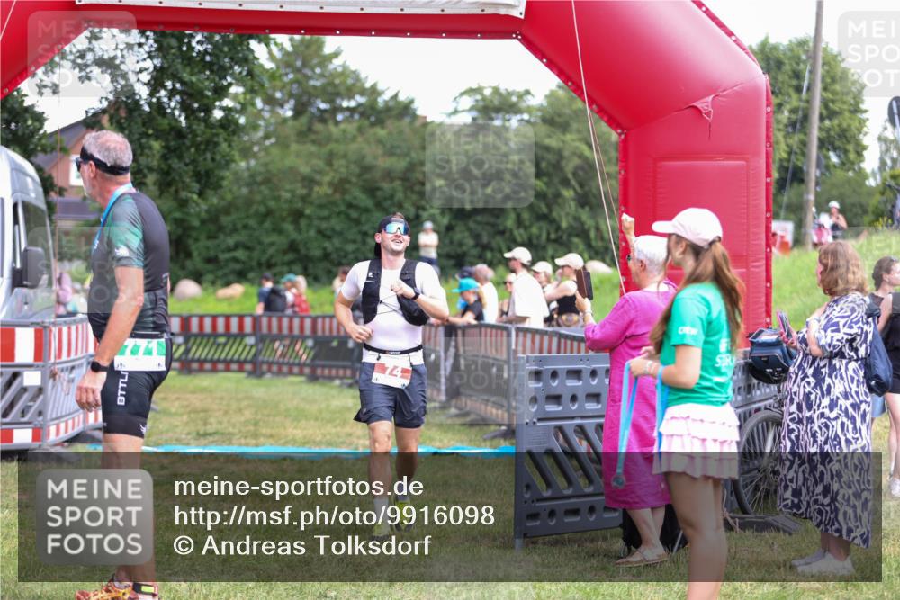 21.06.2026 - 29. Vierlanden-Triathlon Andreas Tolksdorf http://msf.ph/oto/9916098 21.06.2026 14:13:57 Ziel 74, 1112, 1139 meine-sportfotos.de