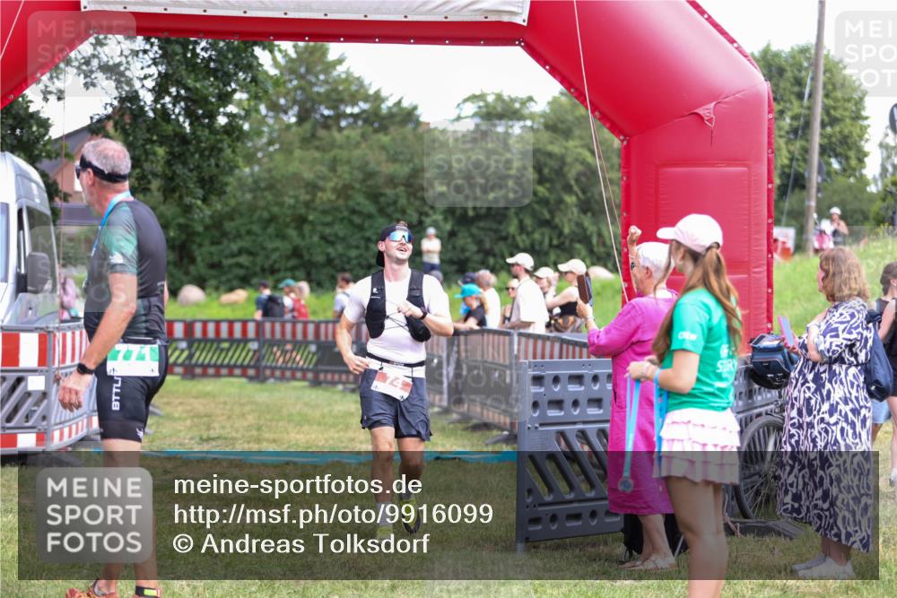 21.06.2026 - 29. Vierlanden-Triathlon Andreas Tolksdorf http://msf.ph/oto/9916099 21.06.2026 14:13:57 Ziel 74, 1112, 1139 meine-sportfotos.de