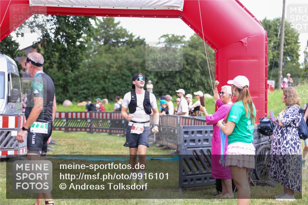 21.06.2026 - 29. Vierlanden-Triathlon Andreas Tolksdorf http://msf.ph/oto/9916101 21.06.2026 14:13:57 Ziel 74, 1112, 1139 meine-sportfotos.de