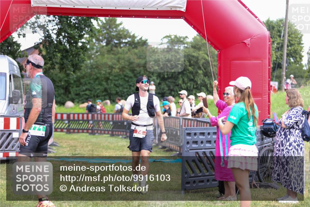 21.06.2026 - 29. Vierlanden-Triathlon Andreas Tolksdorf http://msf.ph/oto/9916103 21.06.2026 14:13:57 Ziel 74, 1112, 1139 meine-sportfotos.de