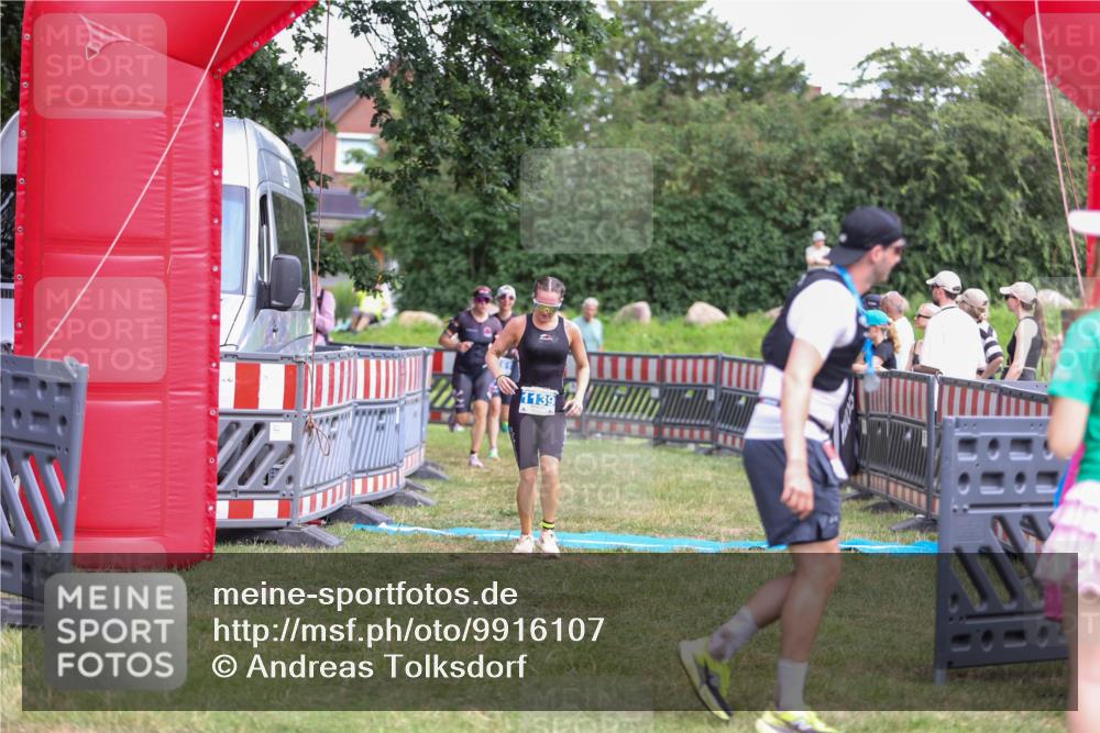 21.06.2026 - 29. Vierlanden-Triathlon Andreas Tolksdorf http://msf.ph/oto/9916107 21.06.2026 14:14:05 Ziel 1112, 1114, 1139, 1161 meine-sportfotos.de