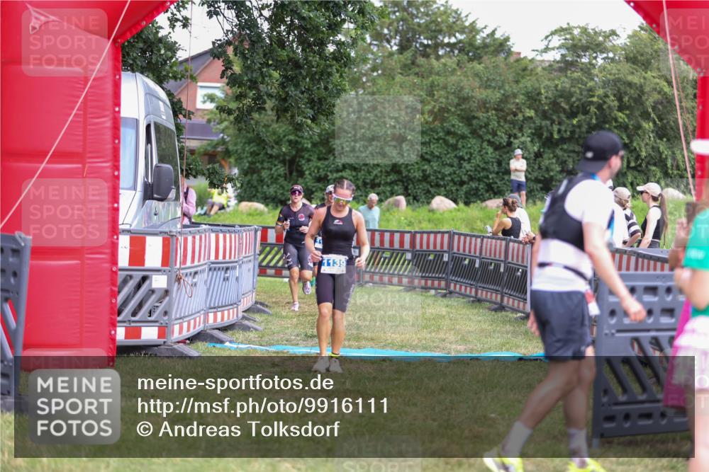 21.06.2026 - 29. Vierlanden-Triathlon Andreas Tolksdorf http://msf.ph/oto/9916111 21.06.2026 14:14:05 Ziel 1112, 1114, 1139, 1161 meine-sportfotos.de