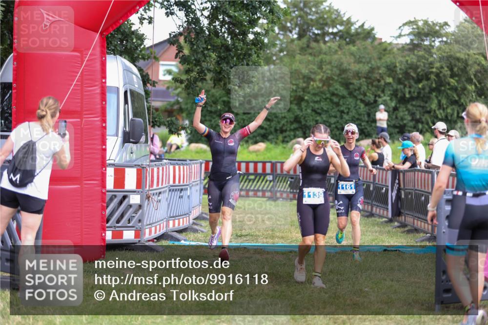 21.06.2026 - 29. Vierlanden-Triathlon Andreas Tolksdorf http://msf.ph/oto/9916118 21.06.2026 14:14:09 Ziel 1112, 1114, 1139, 1157, 1161 meine-sportfotos.de