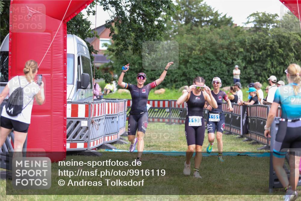 21.06.2026 - 29. Vierlanden-Triathlon Andreas Tolksdorf http://msf.ph/oto/9916119 21.06.2026 14:14:09 Ziel 1112, 1114, 1139, 1157, 1161 meine-sportfotos.de