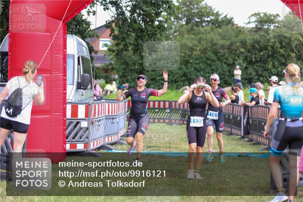 21.06.2026 - 29. Vierlanden-Triathlon Andreas Tolksdorf http://msf.ph/oto/9916121 21.06.2026 14:14:09 Ziel 1112, 1114, 1139, 1157, 1161 meine-sportfotos.de
