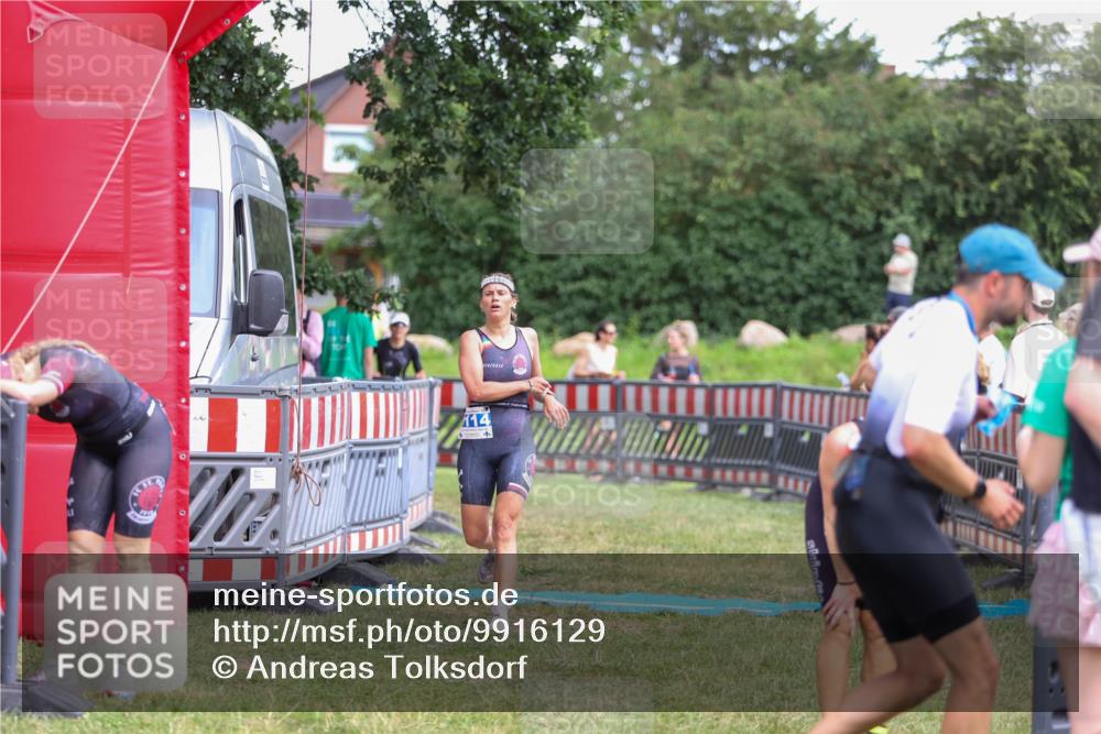 21.06.2026 - 29. Vierlanden-Triathlon Andreas Tolksdorf http://msf.ph/oto/9916129 21.06.2026 14:14:15 Ziel 1114, 1157 meine-sportfotos.de