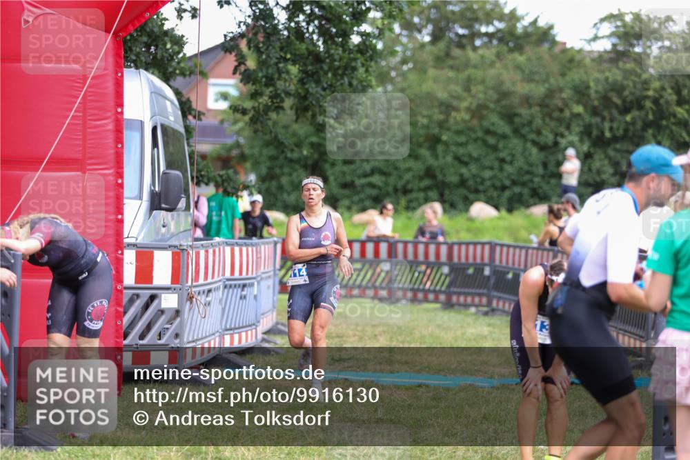 21.06.2026 - 29. Vierlanden-Triathlon Andreas Tolksdorf http://msf.ph/oto/9916130 21.06.2026 14:14:16 Ziel 1114, 1157 meine-sportfotos.de