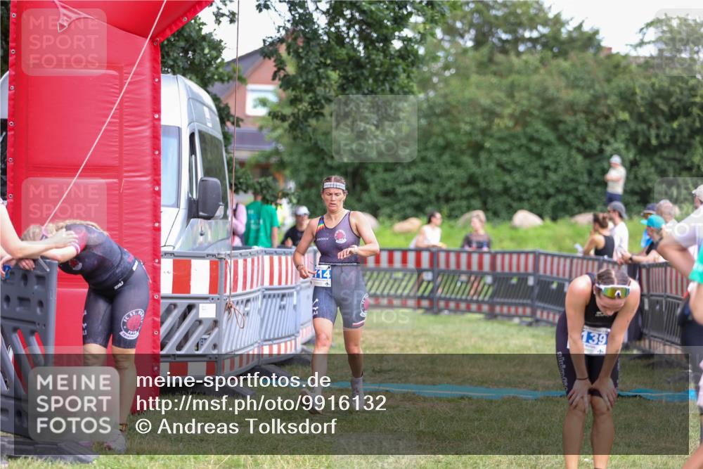 21.06.2026 - 29. Vierlanden-Triathlon Andreas Tolksdorf http://msf.ph/oto/9916132 21.06.2026 14:14:16 Ziel 1114, 1157 meine-sportfotos.de