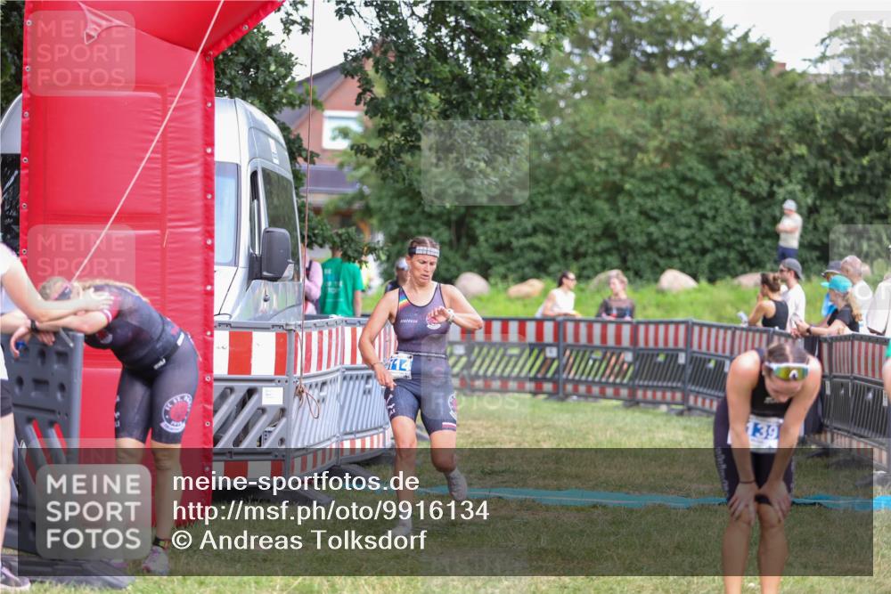 21.06.2026 - 29. Vierlanden-Triathlon Andreas Tolksdorf http://msf.ph/oto/9916134 21.06.2026 14:14:16 Ziel 1114, 1157 meine-sportfotos.de