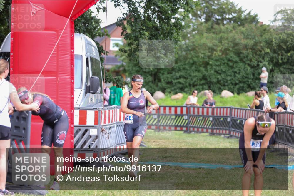 21.06.2026 - 29. Vierlanden-Triathlon Andreas Tolksdorf http://msf.ph/oto/9916137 21.06.2026 14:14:16 Ziel 1114, 1157 meine-sportfotos.de