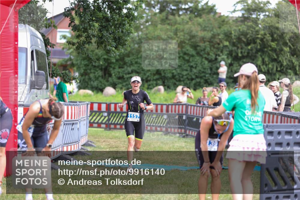 21.06.2026 - 29. Vierlanden-Triathlon Andreas Tolksdorf http://msf.ph/oto/9916140 21.06.2026 14:14:19 Ziel 1114, 1157 meine-sportfotos.de
