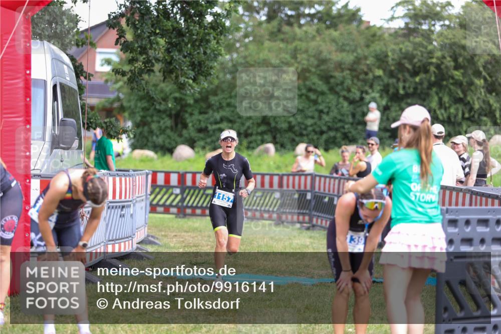 21.06.2026 - 29. Vierlanden-Triathlon Andreas Tolksdorf http://msf.ph/oto/9916141 21.06.2026 14:14:19 Ziel 1114, 1157 meine-sportfotos.de