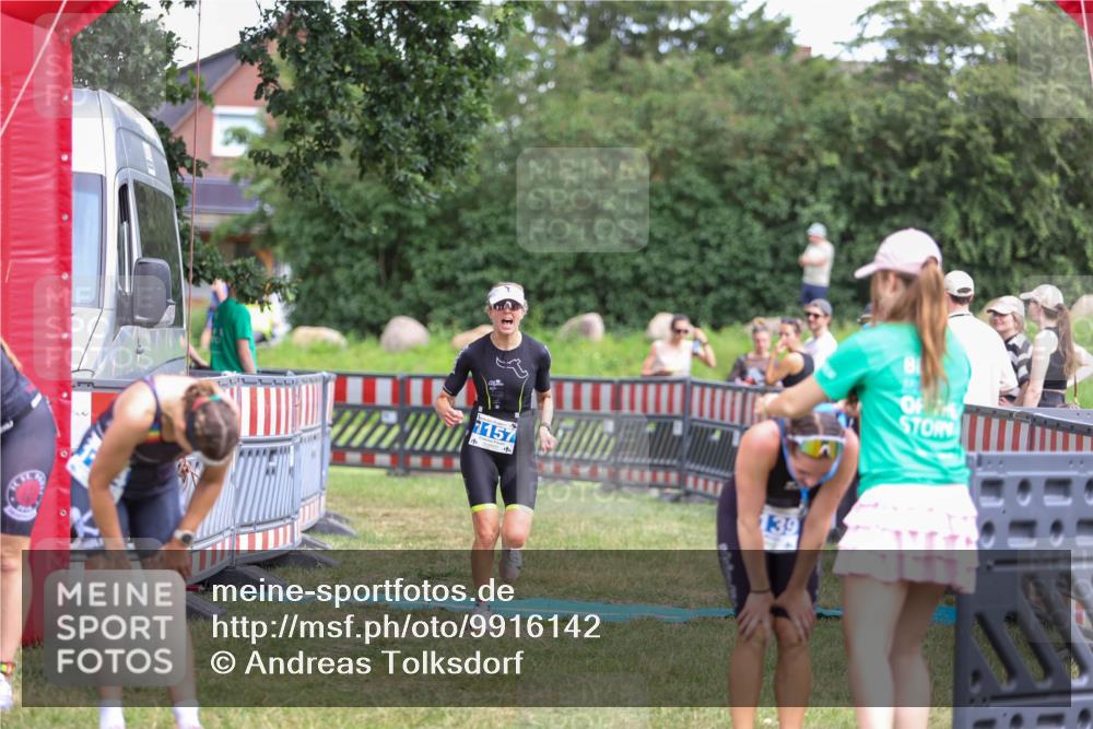 21.06.2026 - 29. Vierlanden-Triathlon Andreas Tolksdorf http://msf.ph/oto/9916142 21.06.2026 14:14:19 Ziel 1114, 1157 meine-sportfotos.de