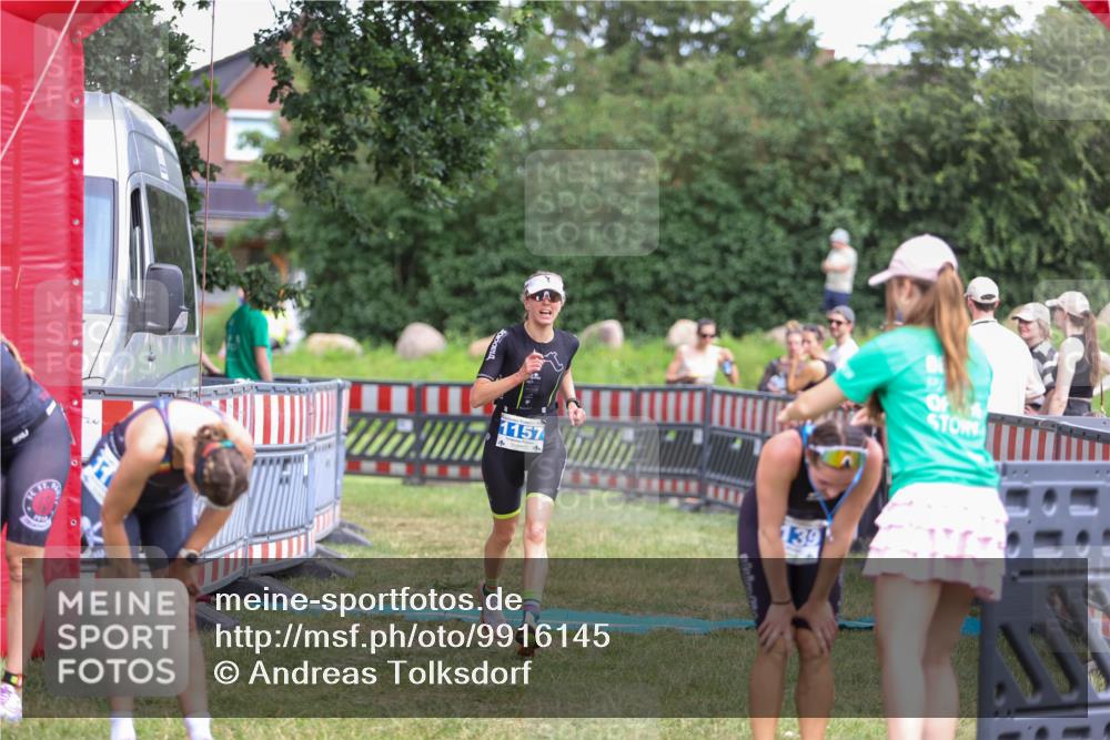 21.06.2026 - 29. Vierlanden-Triathlon Andreas Tolksdorf http://msf.ph/oto/9916145 21.06.2026 14:14:19 Ziel 1114, 1157 meine-sportfotos.de