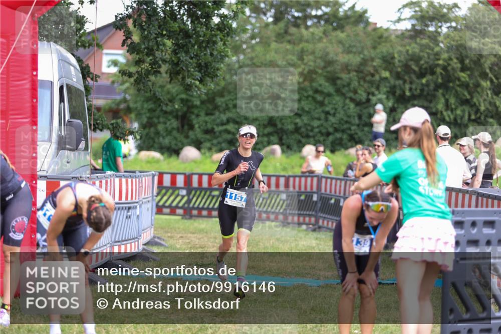 21.06.2026 - 29. Vierlanden-Triathlon Andreas Tolksdorf http://msf.ph/oto/9916146 21.06.2026 14:14:19 Ziel 1114, 1157 meine-sportfotos.de