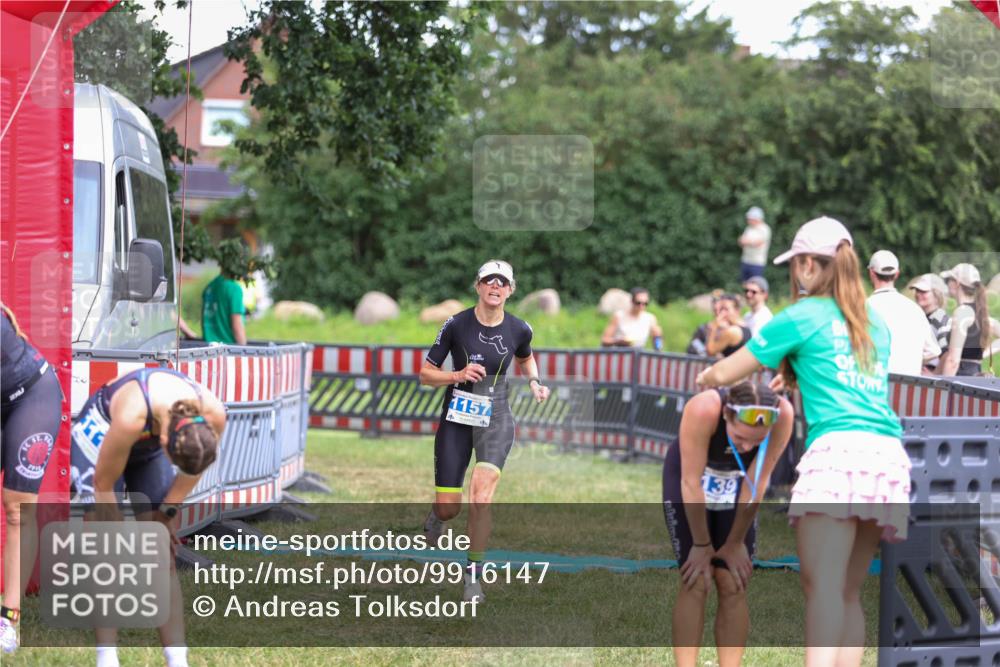 21.06.2026 - 29. Vierlanden-Triathlon Andreas Tolksdorf http://msf.ph/oto/9916147 21.06.2026 14:14:19 Ziel 1114, 1157 meine-sportfotos.de