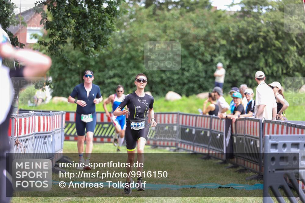 21.06.2026 - 29. Vierlanden-Triathlon Andreas Tolksdorf http://msf.ph/oto/9916150 21.06.2026 14:15:25 Ziel 158, 662, 1150 meine-sportfotos.de