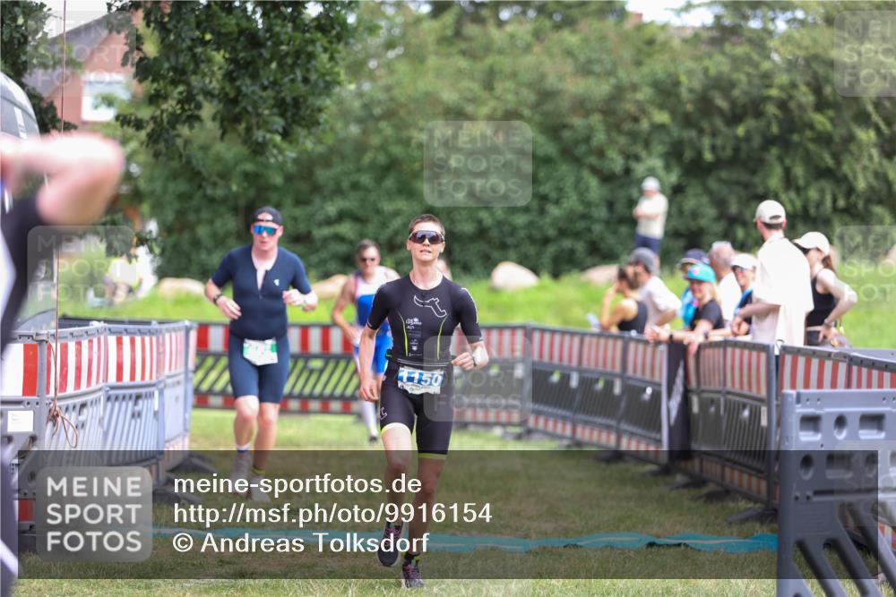 21.06.2026 - 29. Vierlanden-Triathlon Andreas Tolksdorf http://msf.ph/oto/9916154 21.06.2026 14:15:25 Ziel 158, 662, 1150 meine-sportfotos.de